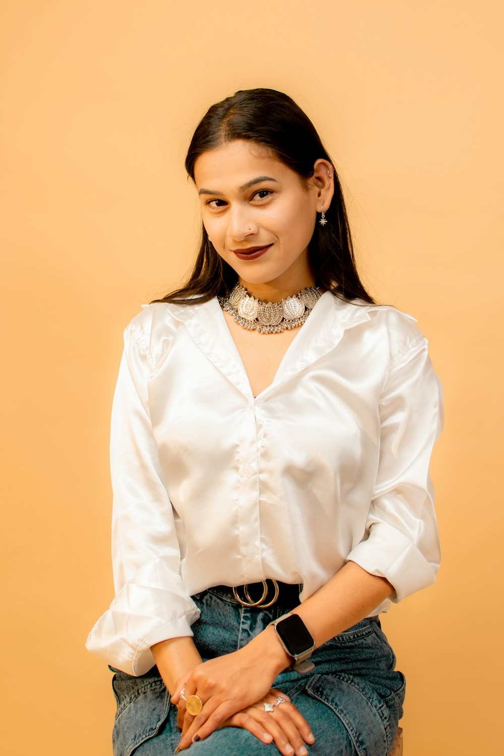 Camisa de cetim off-white tam M