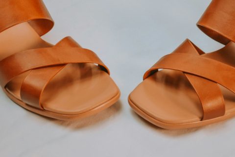 Rasteirinha de couro caramelo 37
