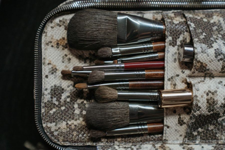 Kit 12 pincéis de maquiagem com estojo